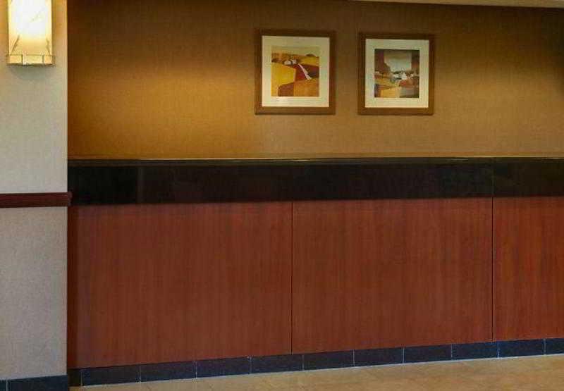 Courtyard Toledo Airport Holland Hotel Interior photo